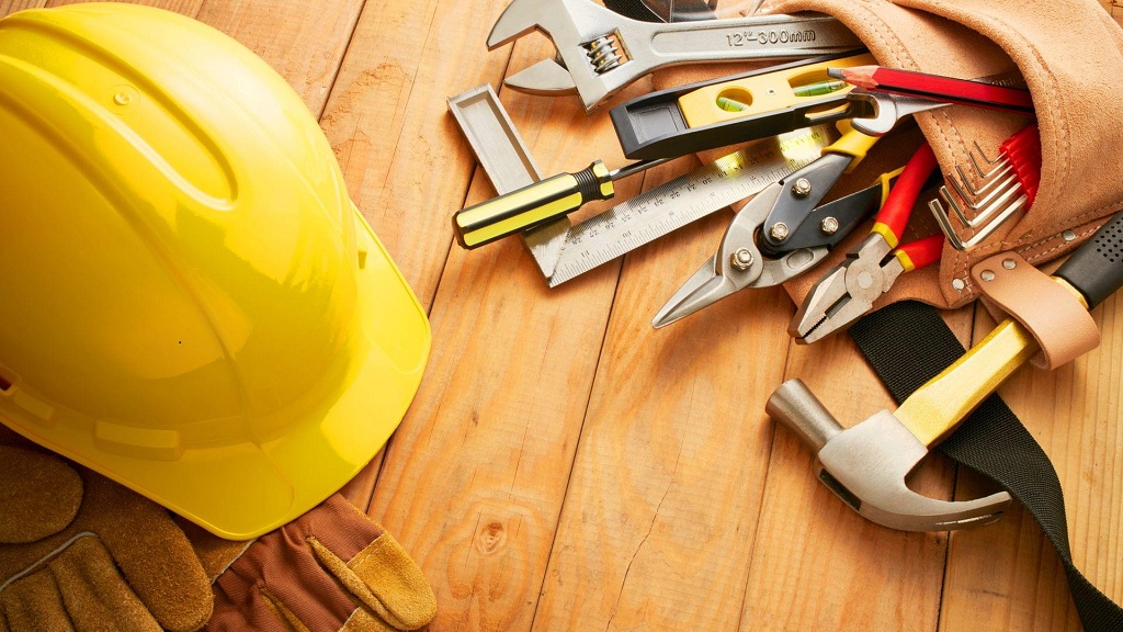 Rénovation-réparation-sellerie-tapisser-nettoyage-technicien-mobile-restaurateur-bricoleur-calvi
